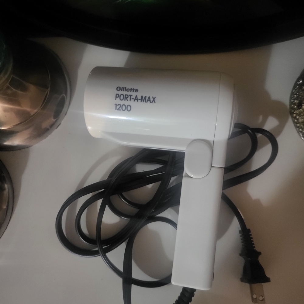 VTG Gillette PORT-A-MAX 1200 White Hair Dryer